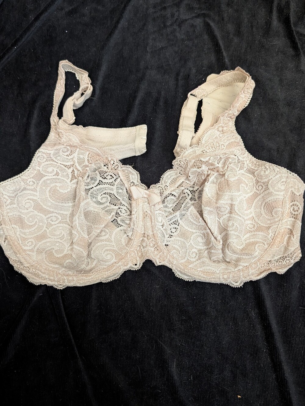Playtex Lace Full-Coverage Bra — Cream